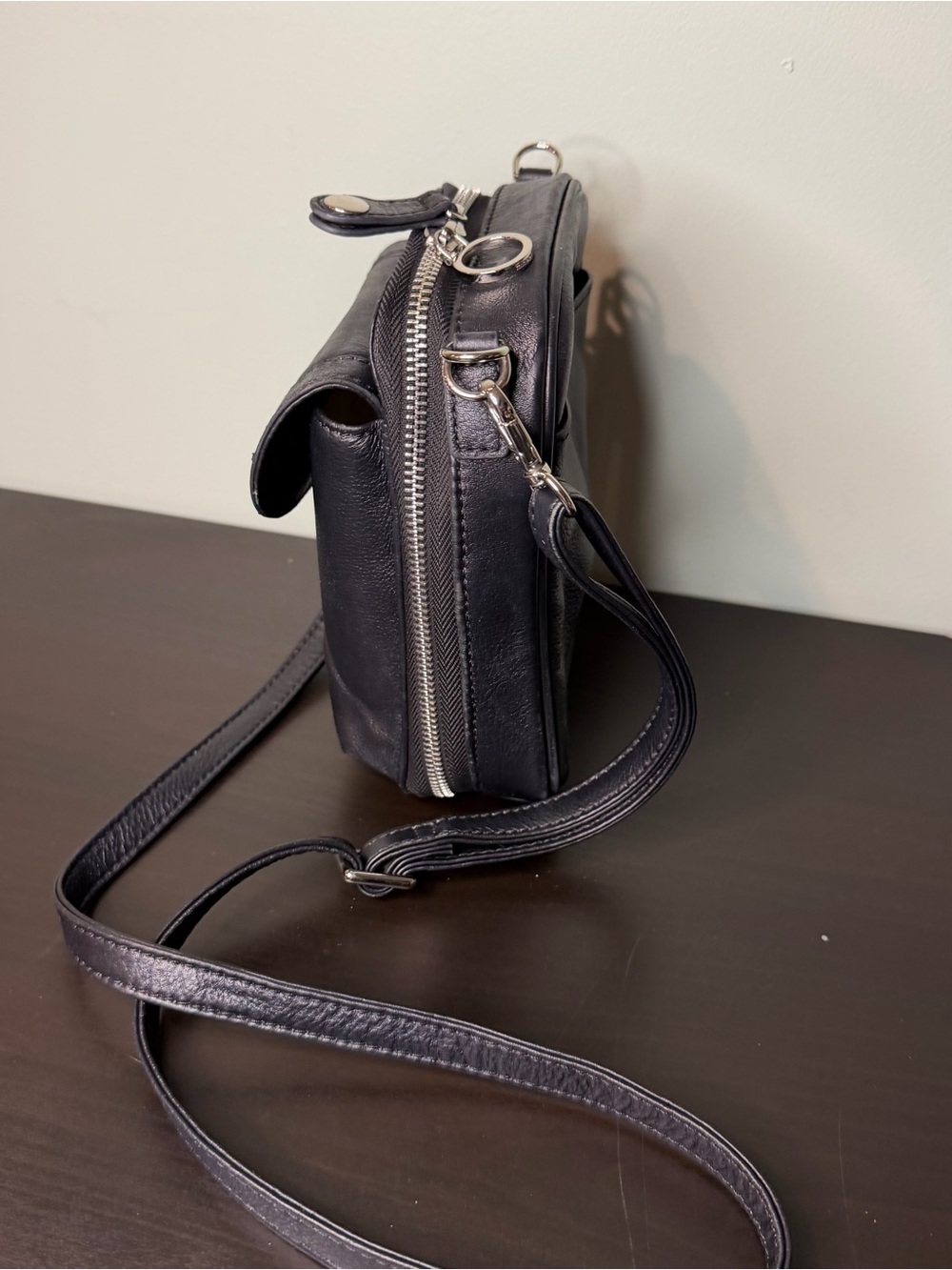Minooy Aphrodite Phone
Crossbody Bag 1.5L - Picture 4 of 10